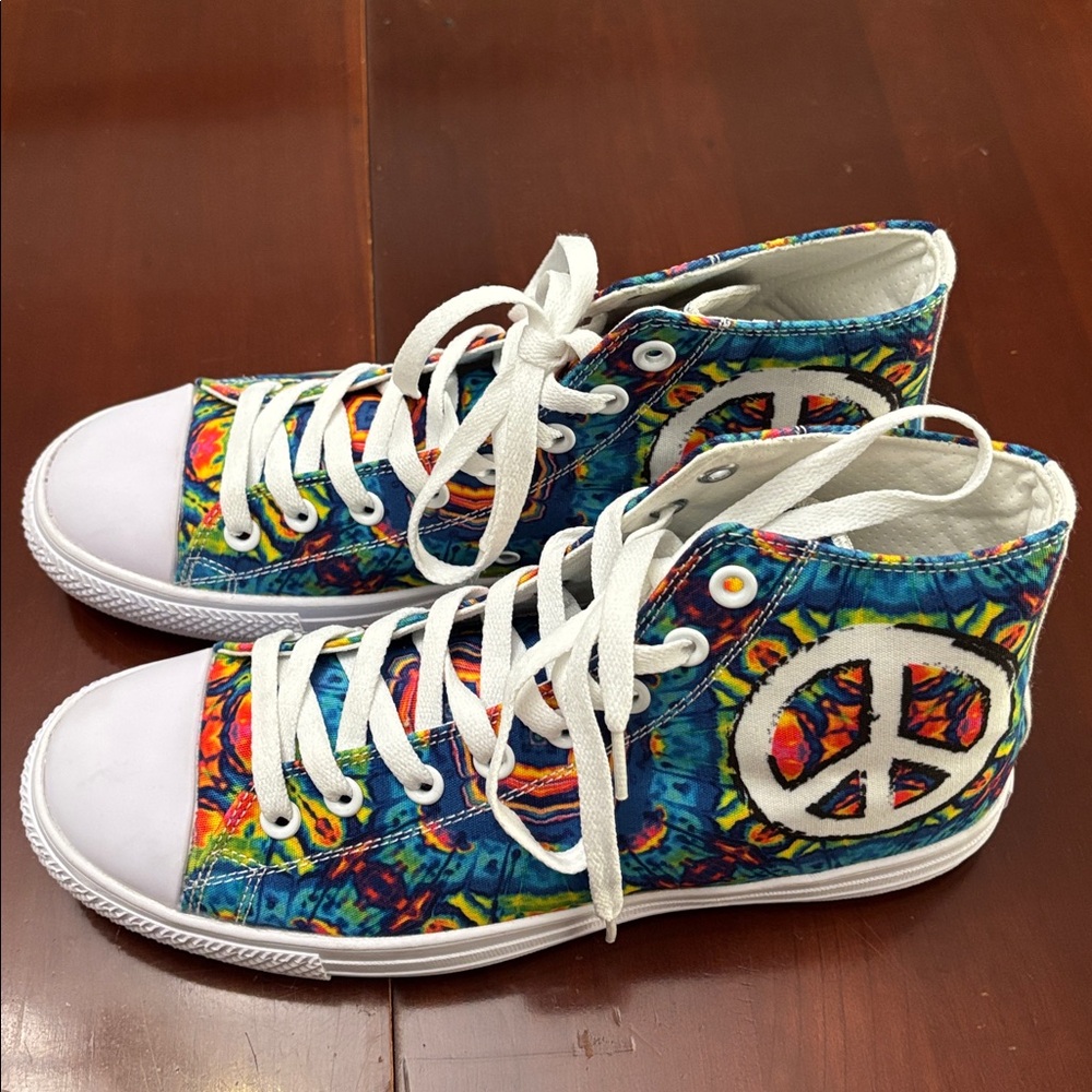 Yes We Vibe Colorful High-Top Sneakers Men’s Size 9M / Women’s Size 10.5M NWOT